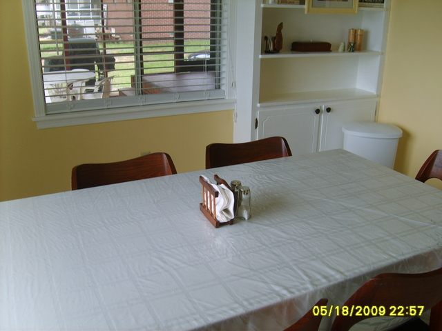 dining (b)
