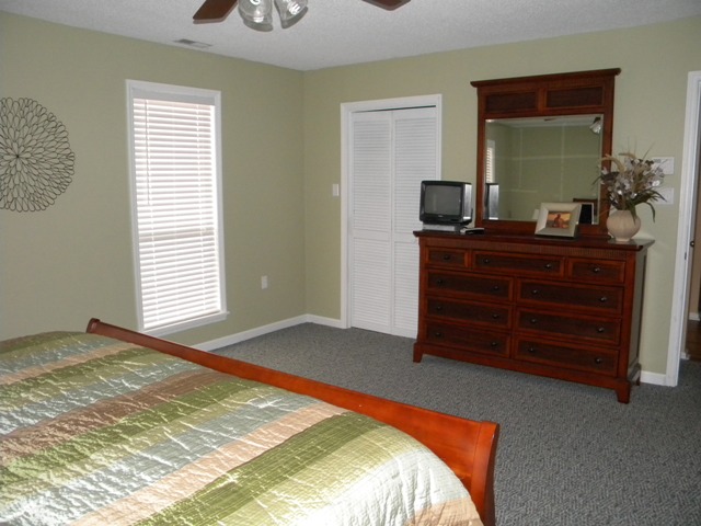 master bed (b)